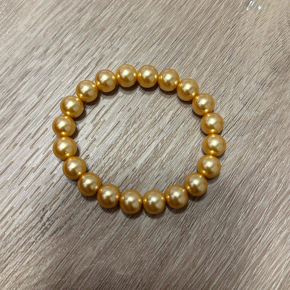 Yellow/gold pearl bracelet